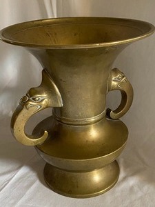 lot 70 image: Large (Dragon Handled) Double Handled Brass Vase