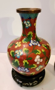lot 78 image: Variety of Japanese Cloisonn Vases