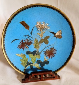 lot 83 image: Beautiful Japanese Cloisonn Dishes
