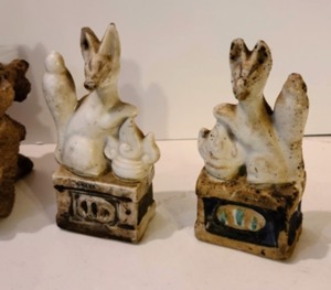 lot 88 image: Buddhist White Foxes
