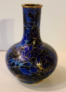 lot 91 image: Miniature Japanese Cloisonn Vases