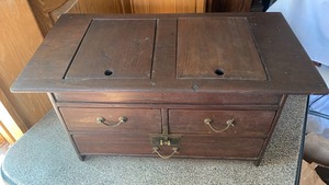 lot 206 image: Antique Korean Scholar Desk w Lock and Key