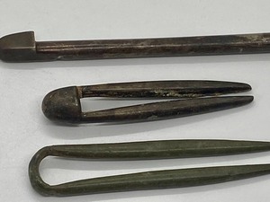 lot 192 image: Three Antique Korean Hairpins