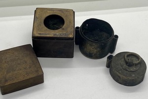 lot 186 image: Two Antique Ink Wells