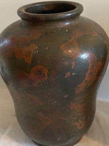 lot 183 image: Pair of Japanese Vases