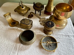 lot 151 image: Variety of Decorative Brass Items