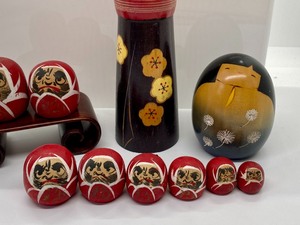lot 146 image: Japanese Kokeshi and Darumas Dolls