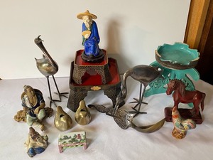 lot 268 image: Variety of Decorative Items