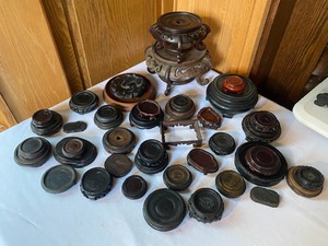 lot 259 image: Variety of Wood Stands