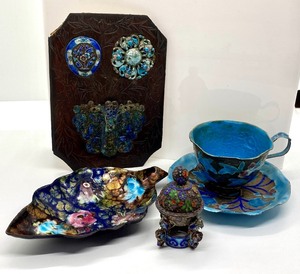 lot 240 image: Enamel Decorative Items