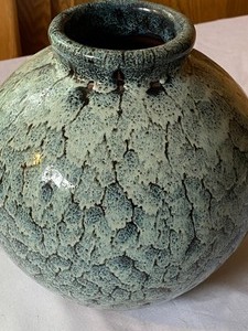 lot 231 image: Beautiful Japanese Glazed Vase