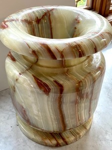 lot 275 image: Exceptionally Beautiful Alabaster Vase Planter