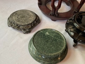 lot 282 image: Variety of Decorative Stands