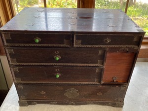 lot 288 image: Small Antique Japanese Chest