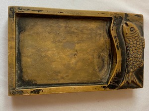 lot 284 image: Fish Motif Ink Stone
