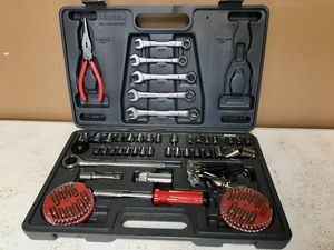 lot 13 image: Socket  Wrench Tool Set