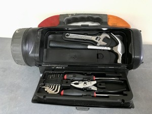 lot 15 image: Flash Light  Tool  Radio Combo