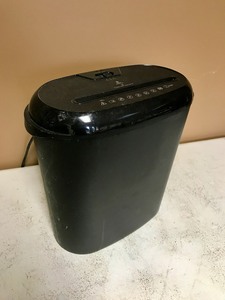 lot 19 image: Ativa - Paper Shredder
