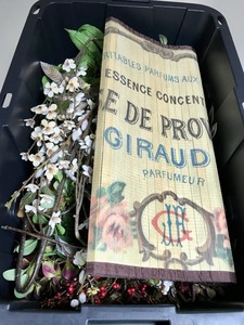 lot 22 image: Artificial Flora & Fauna Bin #1