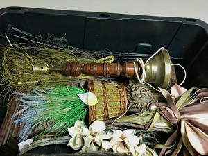lot 23 image: Artificial Flora & Fauna Bin #2