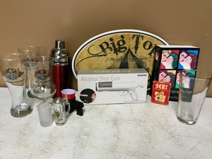 lot 32 image: Alcohol Accessories Bundle
