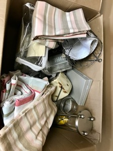 lot 61 image: Home Decor Bundle #7