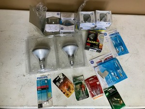 lot 62 image: Light Bulb Bundle