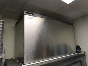 Scotsman Ice Maker wFollett Storage Bin