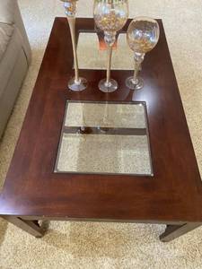 Glass Top Coffee Table 28x50x20 (Includes 3-Piece Glass Stemware Decor)