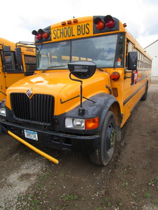 lot 19 image: AMERICAN 77 PASSENGER SCHOOL BUS WITH AIR BRAKES