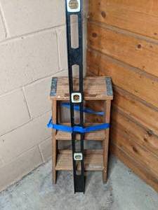 lot 273 image: 2-Step Ladder and Level