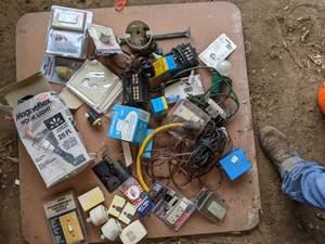 lot 280 image: Lot of Work Lights and Other Electrical Supplies