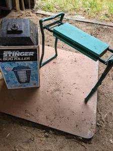 lot 305 image: Stinger Electronic Bug Killer and Gardening Bench
