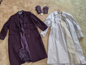 lot 113 image: Womens Long Dress Coats (2) and Driving Gloves