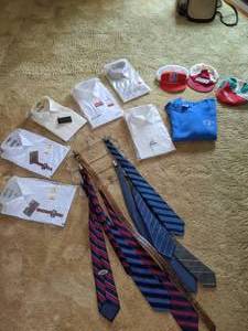lot 117 image: Mens New in Package Dress Shirts, Ties and Caps