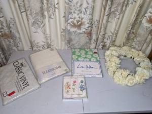 lot 122 image: 3 New Round Tablecloths, New in Box Handkerchiefs and Wreath