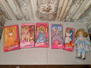 lot 102 image: Vintage Barbies New in Box and Bonus Doll w Stand