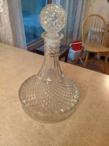 lot 60 image: Stunning Vintage Crystal Decanter
