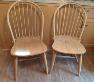 lot 69 image: Set of (2) Beautiful Vintage Wooden Chairs