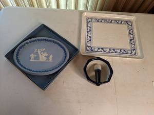 lot 50 image: Wedgwood Psyche and Cupid Oval Tray in Tri-Color Jasper, Porcelain Mortar and Pestle, Square Serving Tray
