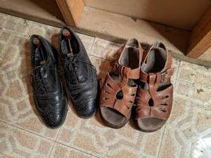 lot 41 image: (2) Pairs of Mens Shoes - 8 12