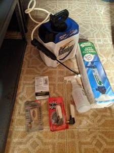 lot 42 image: Roundup Pump & Go, Super Drain Cleaner, & Night Lights