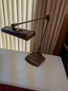 lot 13 image: Art Specialty Co Vintage Flexo Industrial Drafting Lamp Display Light Made USA