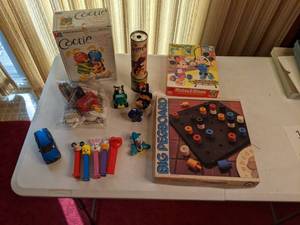 lot 18 image: Vintage Games and Collectibles
