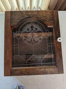 lot 19 image: Stunning Small Vintage Cabinet
