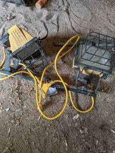 lot 324 image: Heavy Duty Shop Light