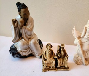 lot 51 image: Variety of Vintage Figurines