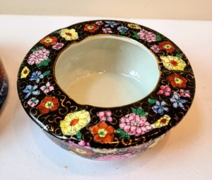 lot 55 image: Pair of Vintage Asian Ashtrays