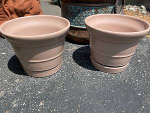 lot 245 image: Planter Lot