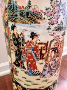 lot 98 image: Large Ceramic Asian Vase